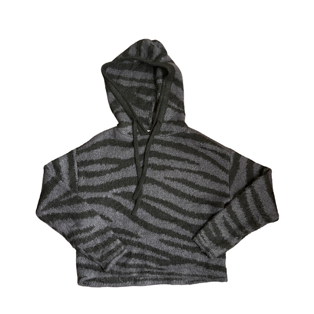 PINK Victoria's Secret Black & Gray Tiger Striped Fuzzy Cropped Sweater XS